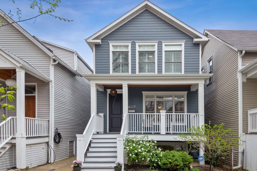 The Chicago Real Estate Local NEW for sale! Lincoln Square single