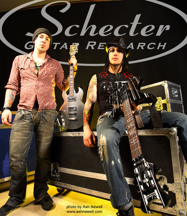 Contoh Makalah Lirik lagu Dear God Avenged sevenfold