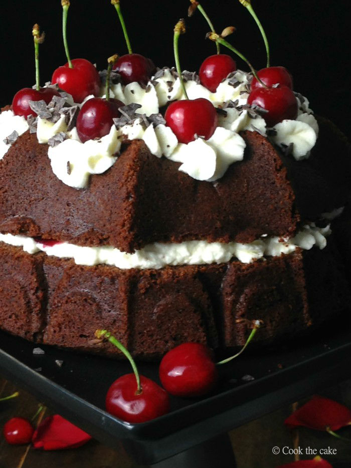 black-forest-bundt-cake, national-bundt-cake-day, bundt-cake, tarta-selva-negra