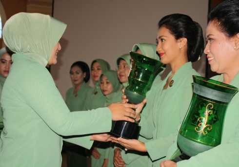 jiwa TNI: Ingin Jadi Istri Prajurit TNI, Harus Lolos Uji Tes Keperawanan!
