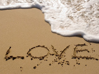 Amor entre la arena y el mar