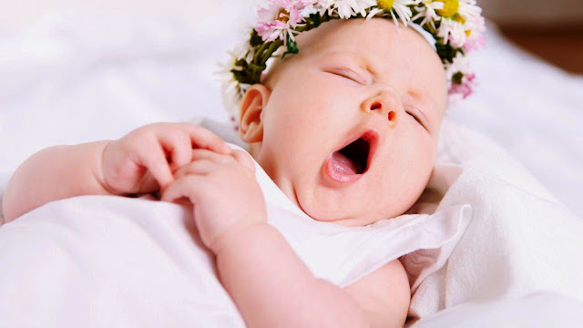 102903-Yawning Baby HD Wallpaperz