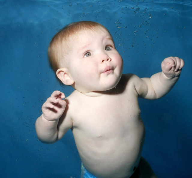 best photos 2 share: 8 Photos of Adorable Babies Swimming ...