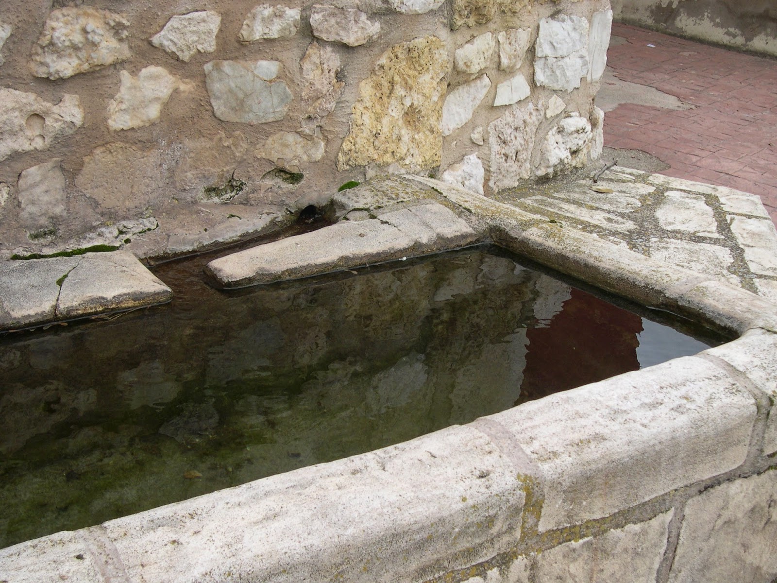 Crivillén: Remodelación de la calle Cantón y del pavimento de la fuente