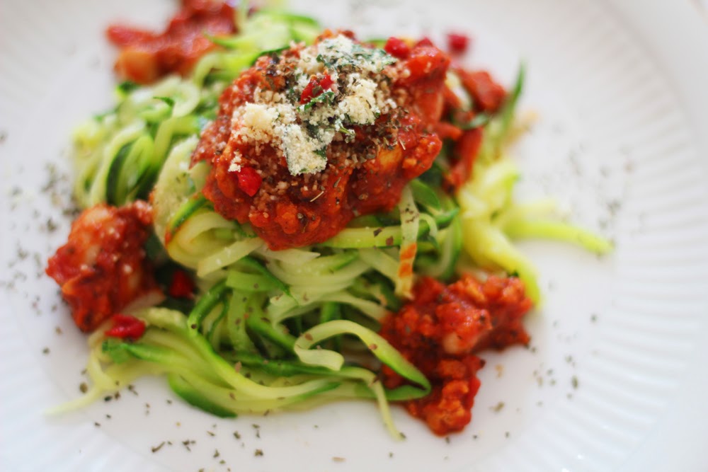 COOK WITH ME MONDAY | VEGAN LOW CARB SPAGHETTI BOLOGNESE