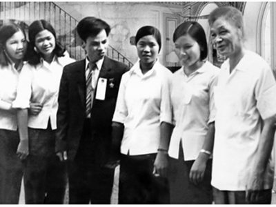 Đ/c Lê Văn Lương – Bí Thư Thành ủy Hà Nội với cán bộ, đoàn viên, thanh niên (năm 1980).