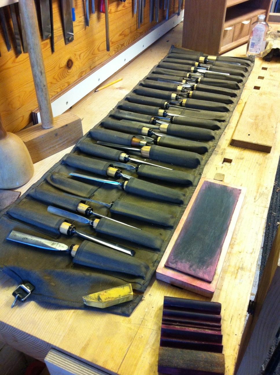 Kees Sharpening the gouges