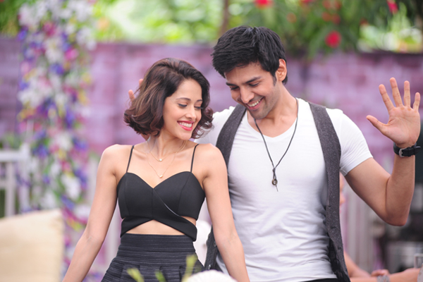 Image result for नà¥à¤¸à¤°à¤¤ à¤à¤°à¥à¤à¤¾ and kartik aryan