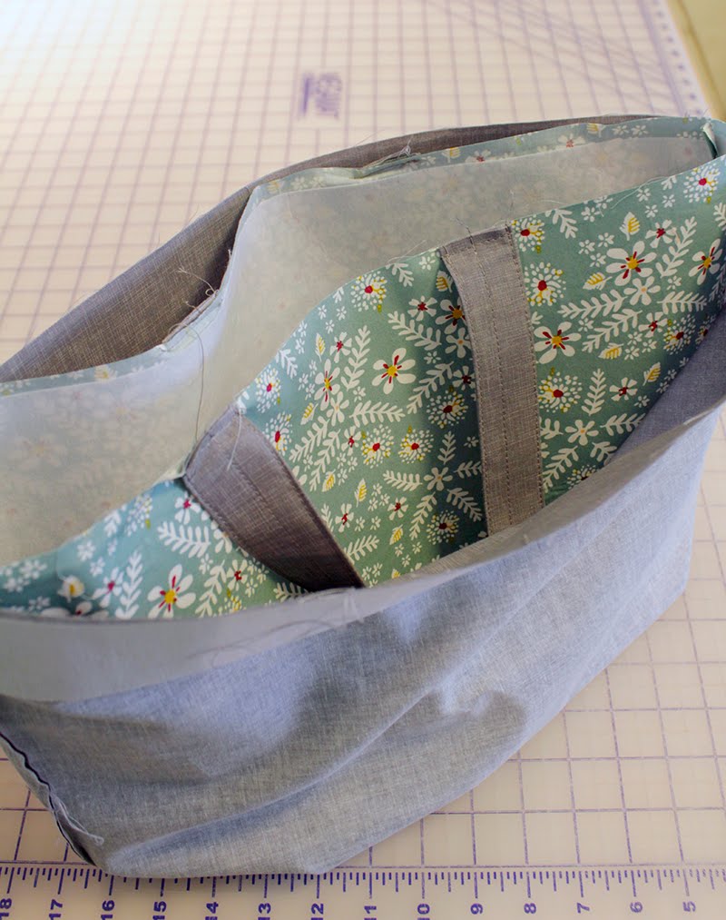 A Bright Corner French Market Tote Bag Tutorial