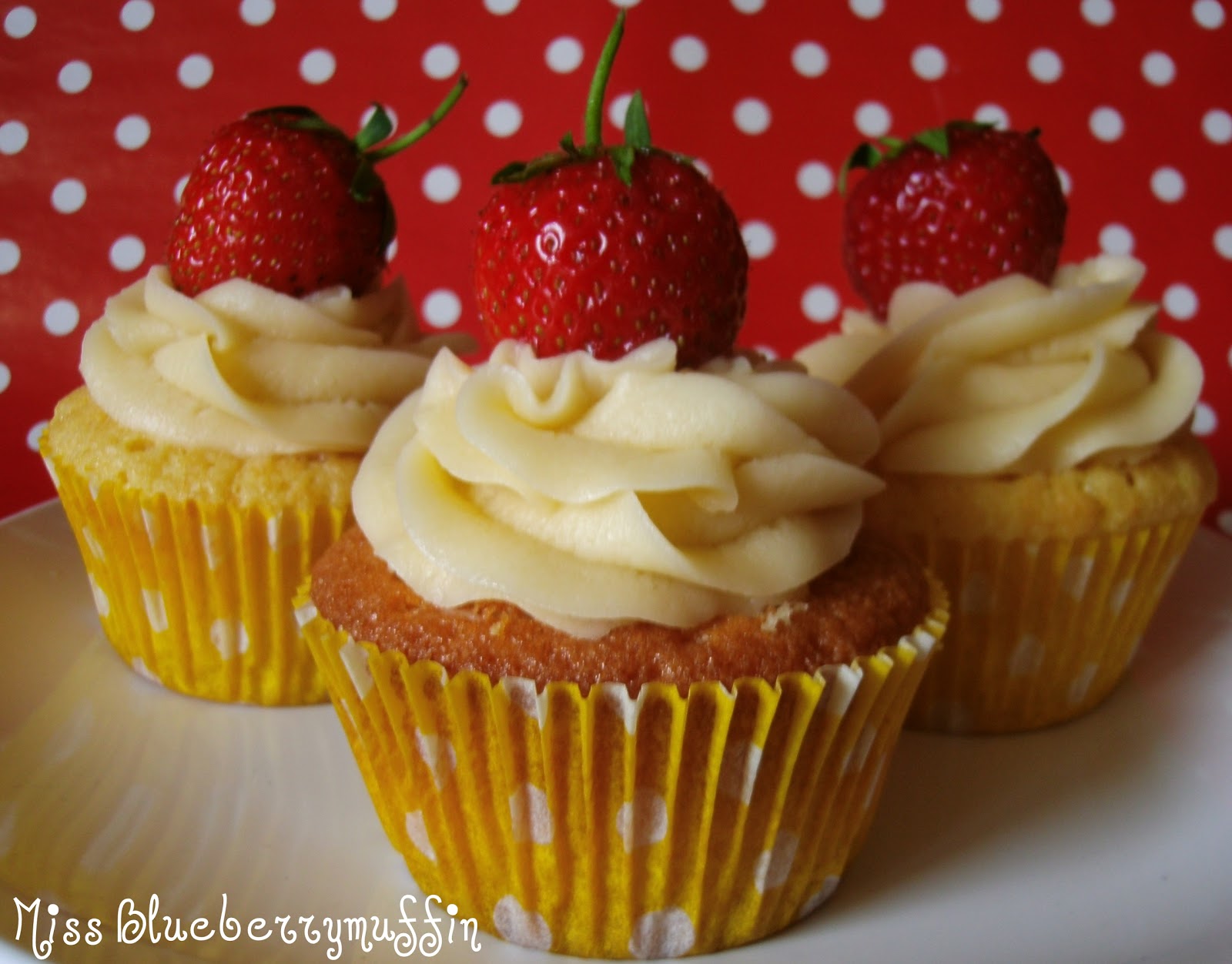 Miss Blueberrymuffin&amp;#39;s kitchen: Erdbeer-Zitronen-Cupcakes mit ...