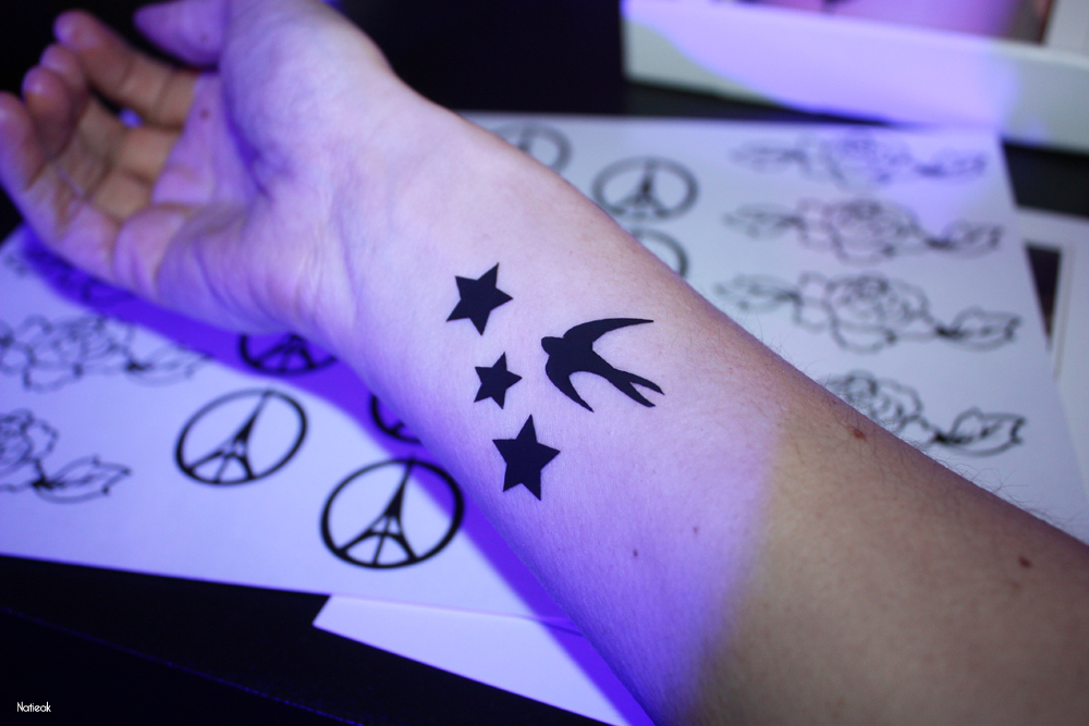 tatouages éphémères étoiles et hirondelle