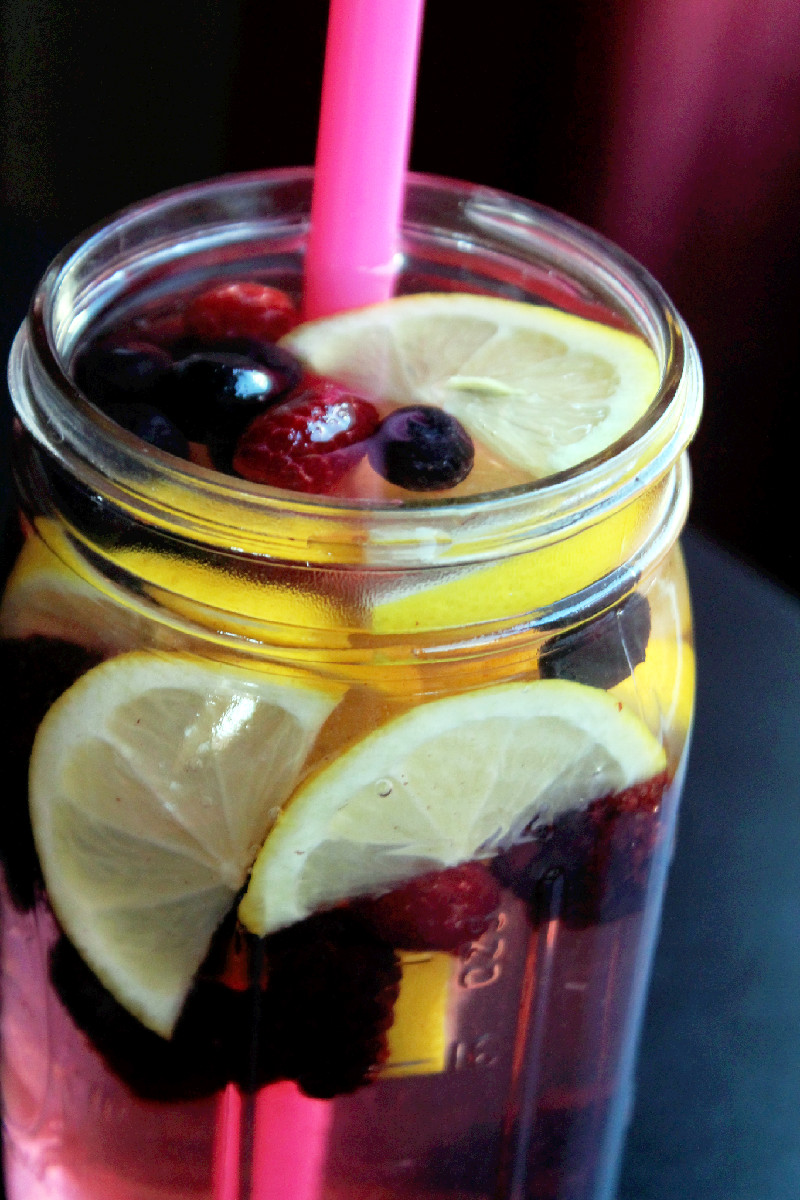 Lemon Berry Flush Fat Spa Water | DIY Detox Water Ideas To Stay Refreshed | detox water for skin