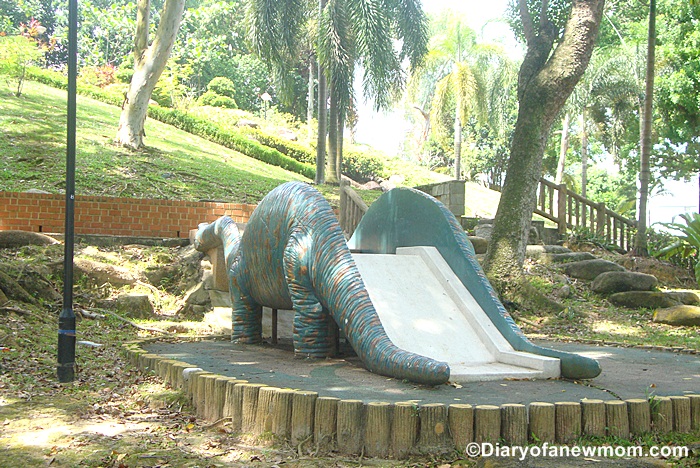 Dinosaurs in Singapore - Fu Shan Garden