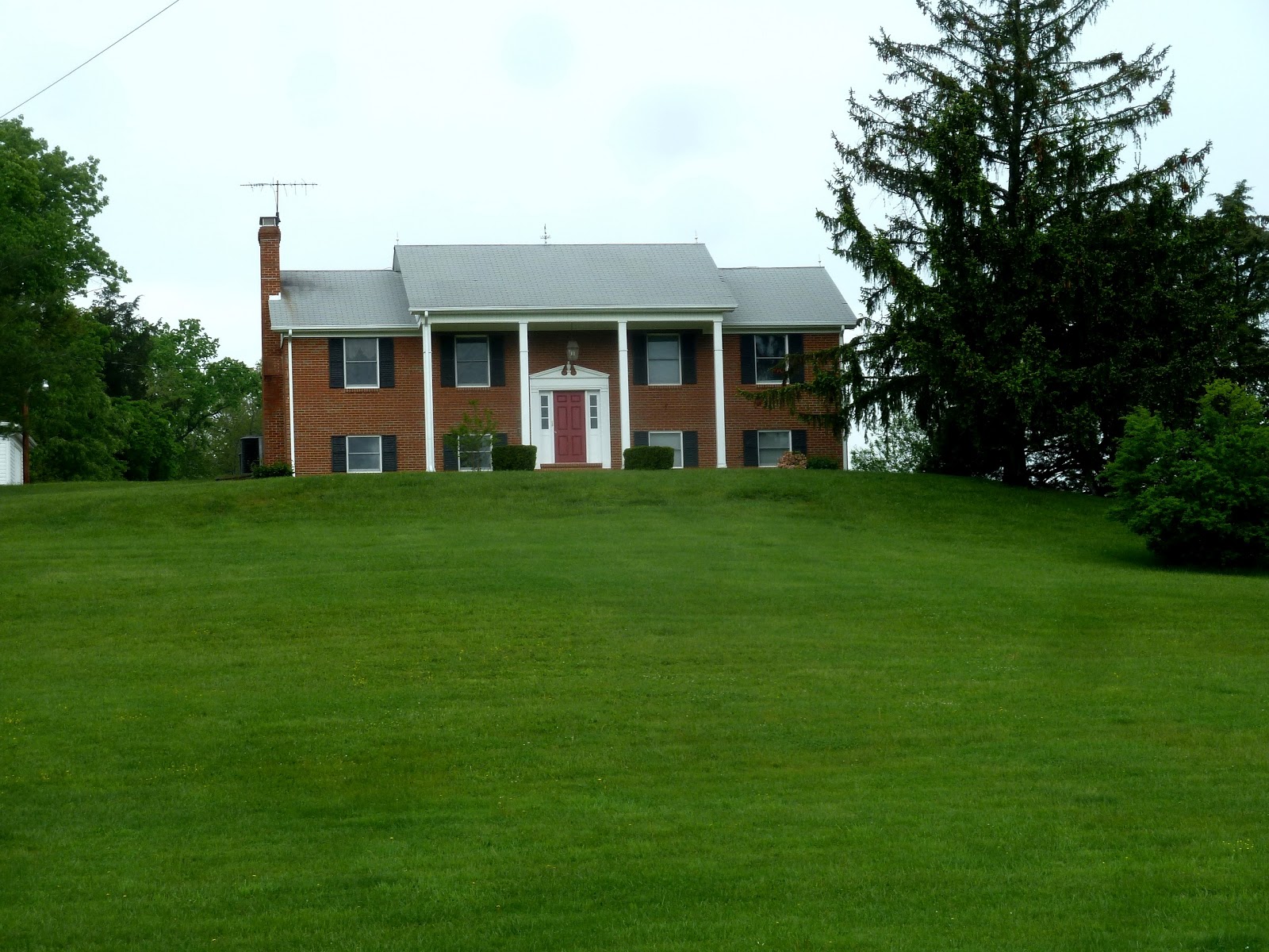 seniors walking across america POST 1115 MAY 12, 2013; LOW MOOR, VIRGINIA
