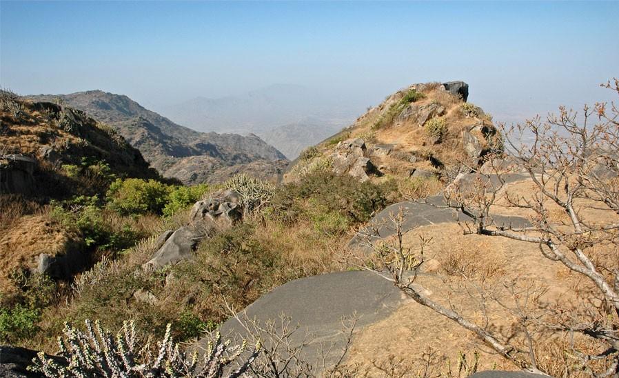 Hiking Near Scene for Mt. Abu Tourist Attraction Places in Rajasthan