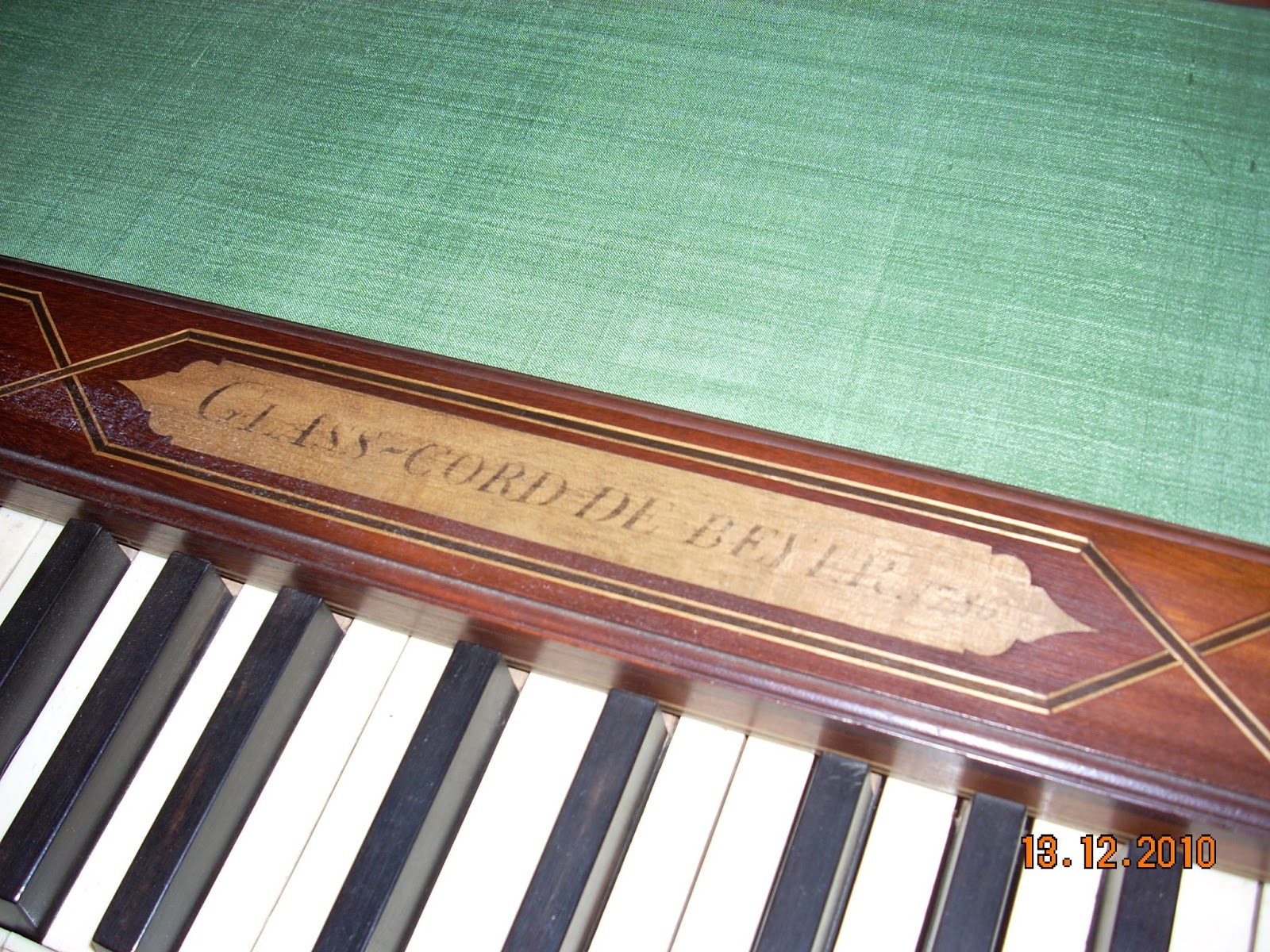 The Hans Adler Collection of Early Instruments Beyer Glasschord or