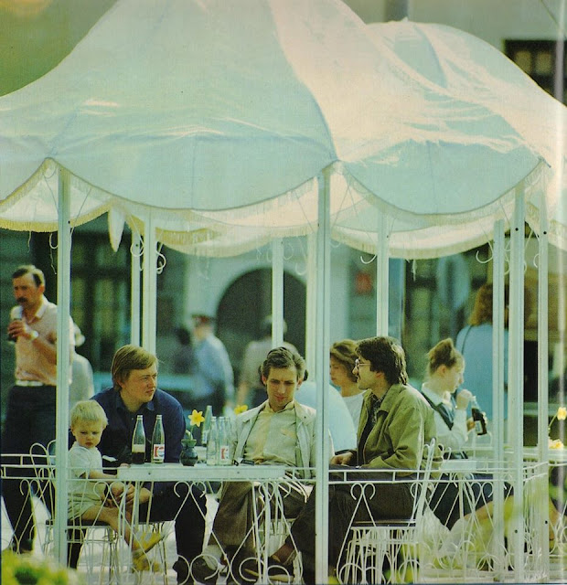 1980-е годы. Рига. В летнем кафе