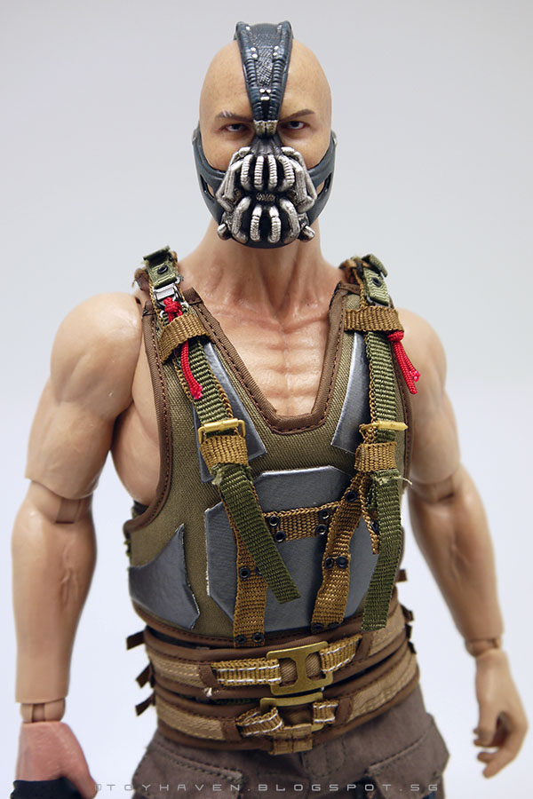 Not Hot Toys Bane but custom-made 1/6th scale Bane costume set from "T...