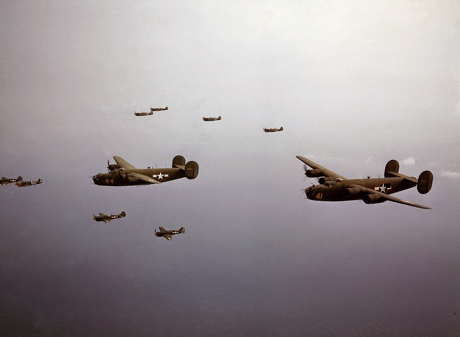 http://3.bp.blogspot.com/-1v3uUe2SwEU/VLacGubStlI/AAAAAAABOMA/g_xdI0UOgx4/s1600/Rare+Color+Photographs+from+World+War+II+(3).jpg