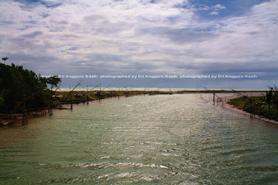 Sungai yang bermuara ke laut Selatan. Sungai yang bermuara ke laut Selatan.