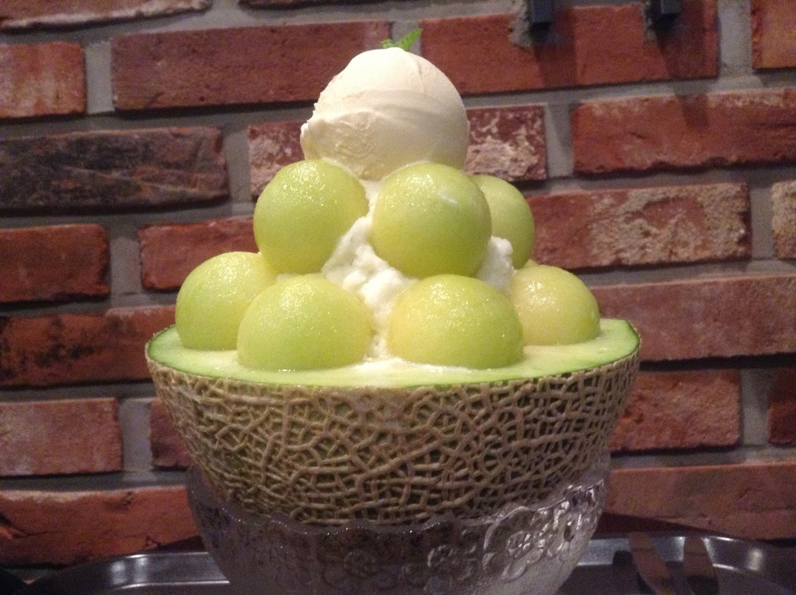 Andrew's Korea 2013 Food Blog! Melon bingsu!