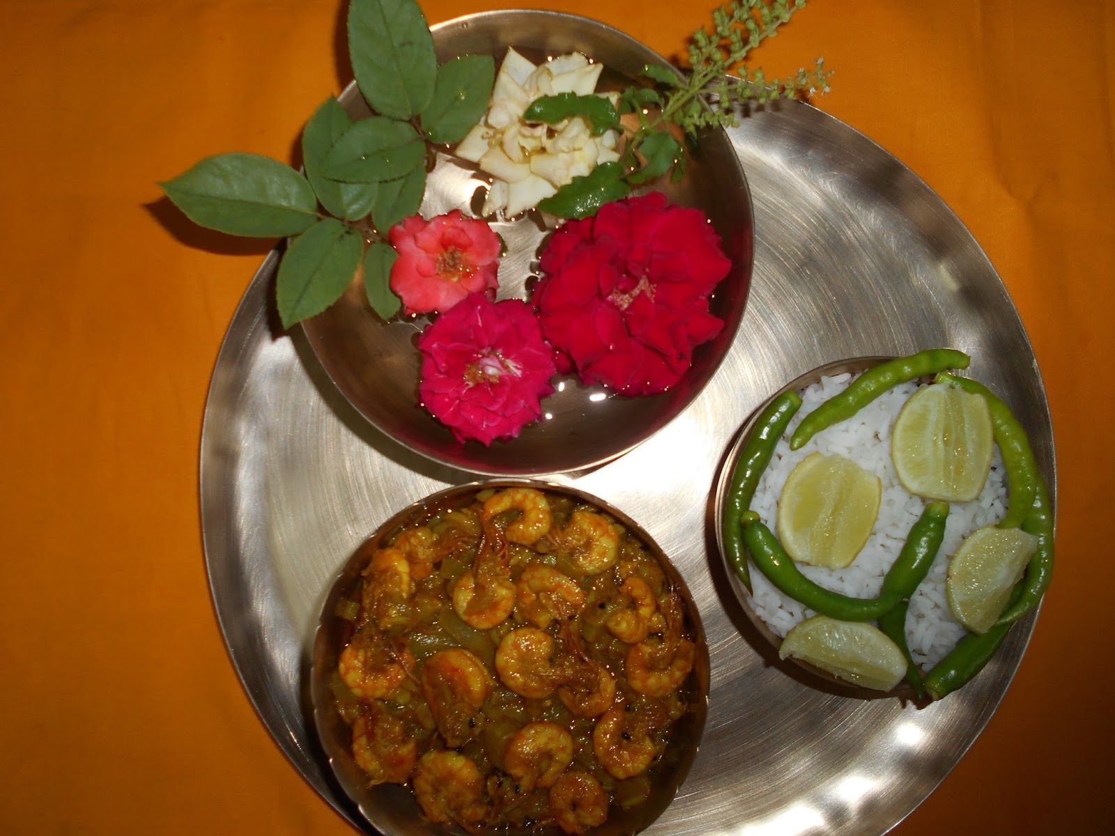 Paramita's Kitchen Lau Chingri / Bengali Style Bottle Gourd And Prawn