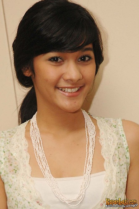 Naysila Mirdad Picture Gallery | wallq