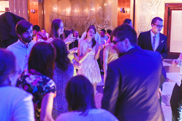10 vecí prečo byť svadobným fotografom - tancujúci ľudia