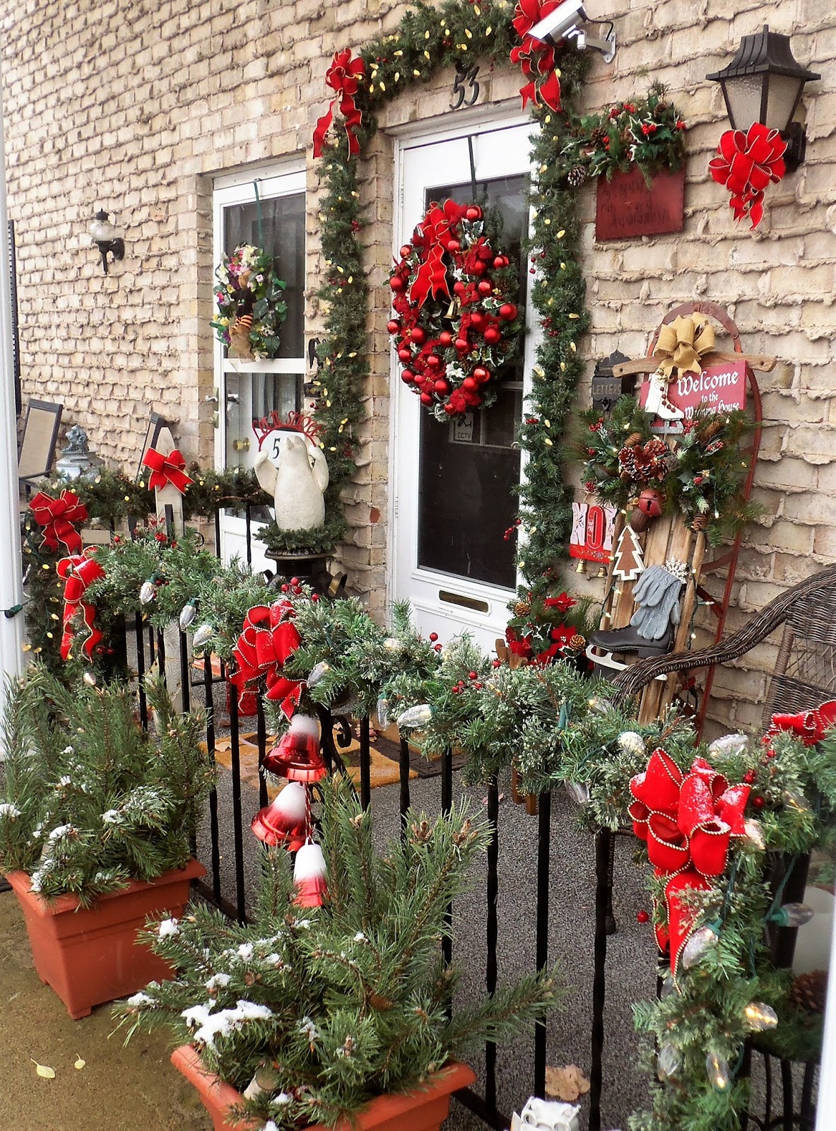 A DEBBIEDABBLE CHRISTMAS Christmas Front Yard and 1st Snow of the