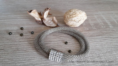 bracelet with beads