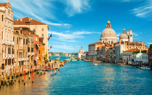 Travelhoteltours has amazing deals on Venice Vacation Packages. Book your customized Venice packages and get exciting deals. Save more when you book flights and hotels together. Venice with its historic attractions and gorgeous canals is one of Italy's most famous attractions.