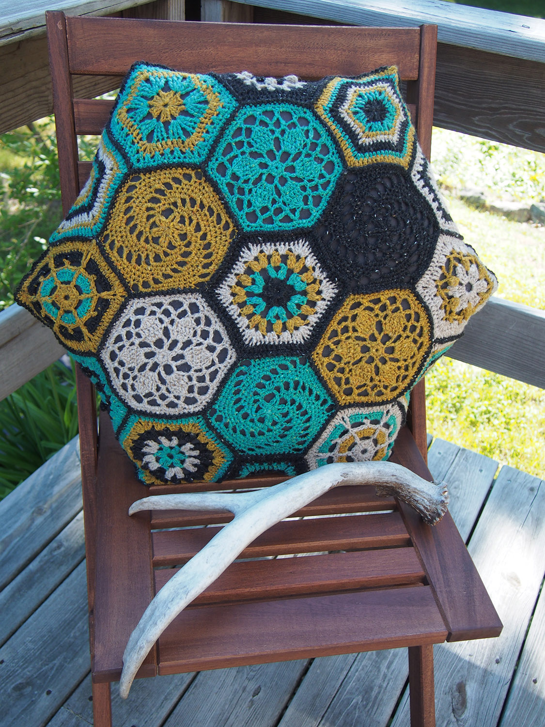 hexagon pillow pattern