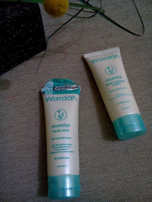wardah facial wash