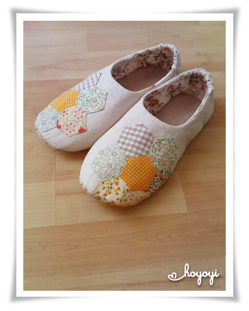hoyoyi handmade . sewing is fun: Patchwork adult booties | 拼布室內鞋 for ...