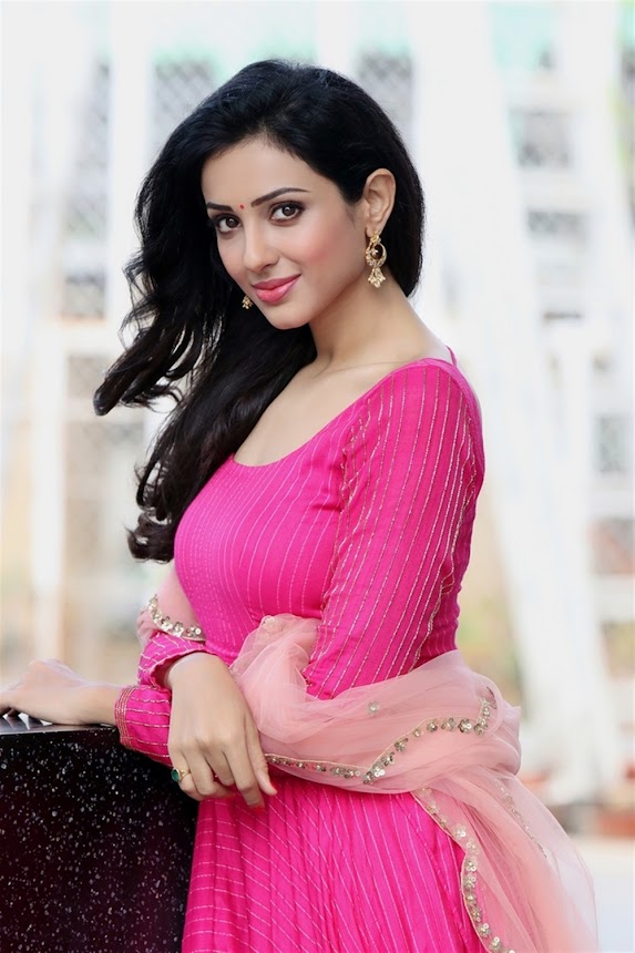 Riya Suman at Paper Boy success meet