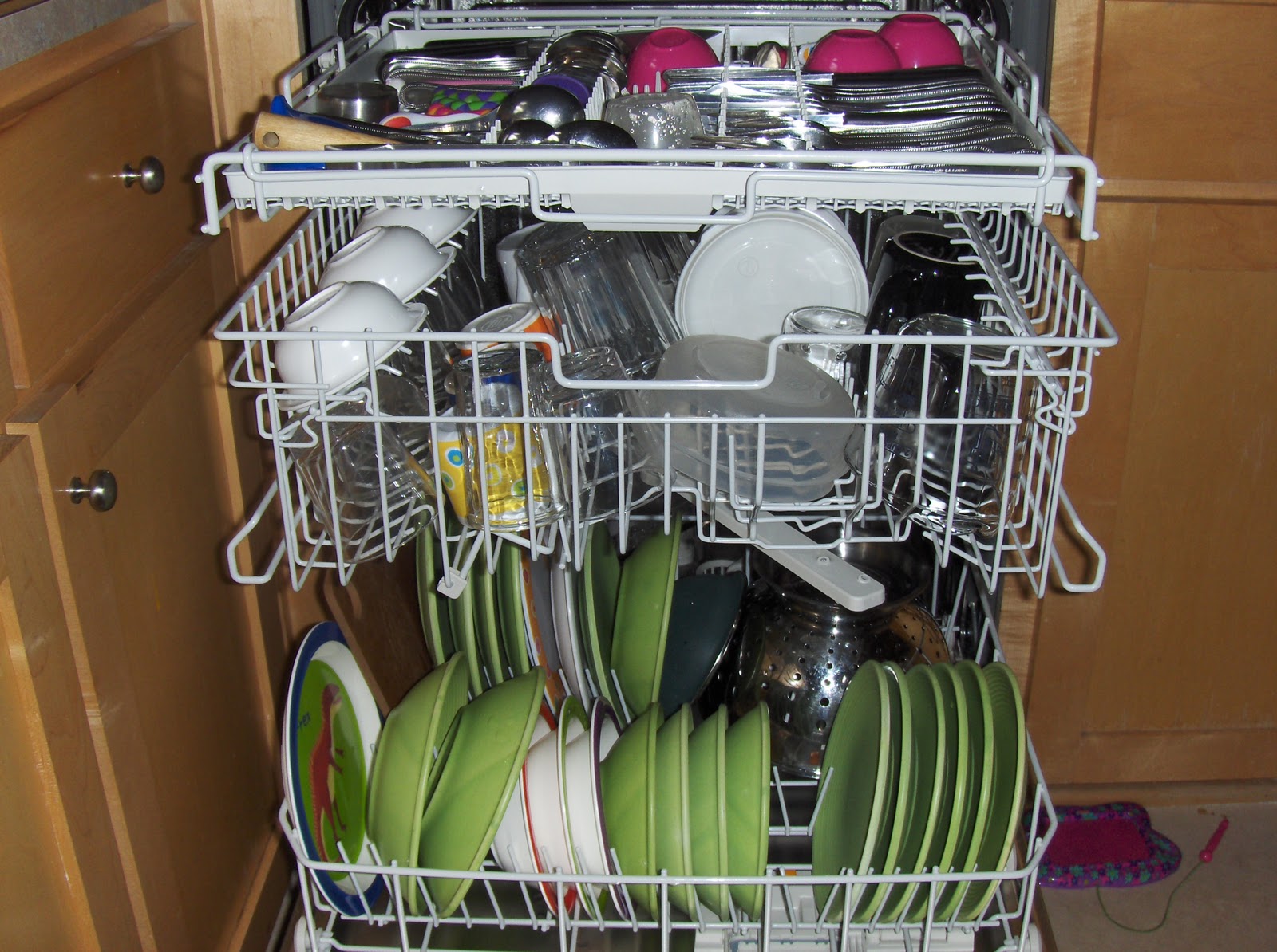 William Hertling's personal blog: Miele dishwasher just fits more, much