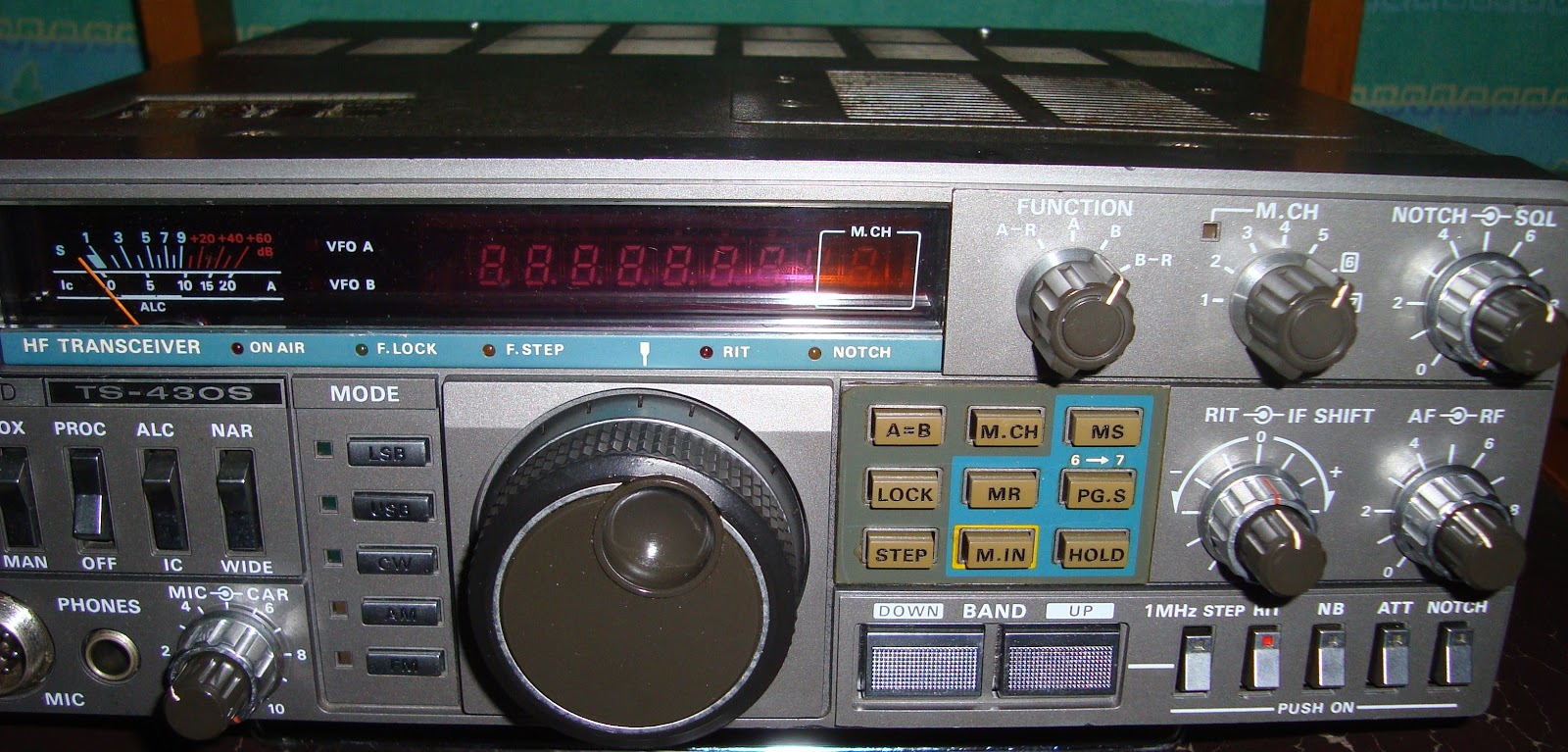 Repair Kenwood TS-440S Tidak Keluar Power RF Di Beberapa Band | Y B 1 U U U - Foto 5