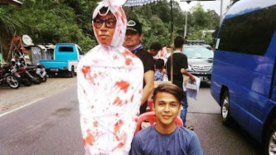 Pemuda Jorong Balai Satu Malalak Selatan, Galang Dana, Dengan Pakain Pocong Berdarah