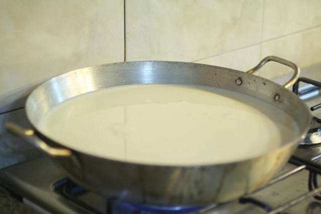 Dulce de leche casero / Homemade dulce de leche