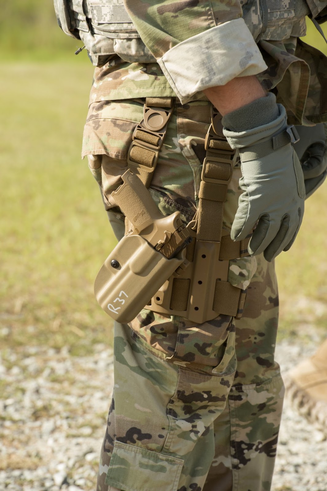 A Detailed Look At The U.S. Army's New M17 And M18 Handgun - War News ...