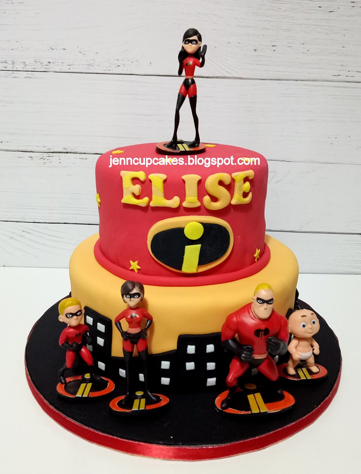 Jenn Cupcakes Muffins The Incredibles Cake