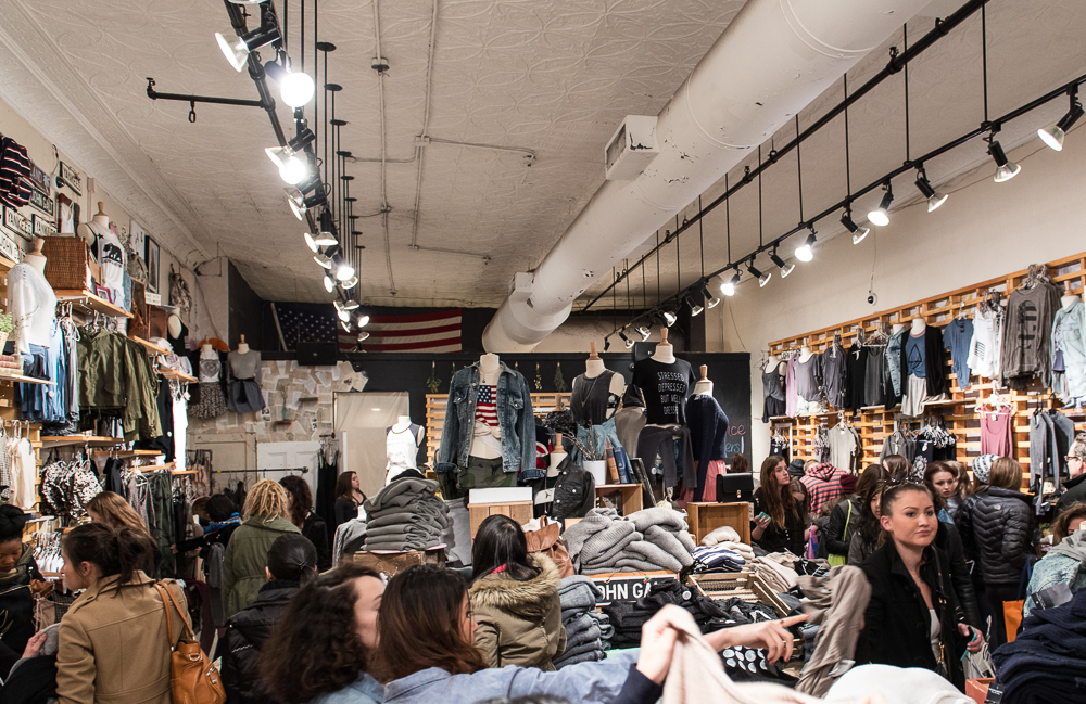 Shopping Heaven Or Overcrowded Hell - Brandy Melville Soho ~ SOLIFESTYLE