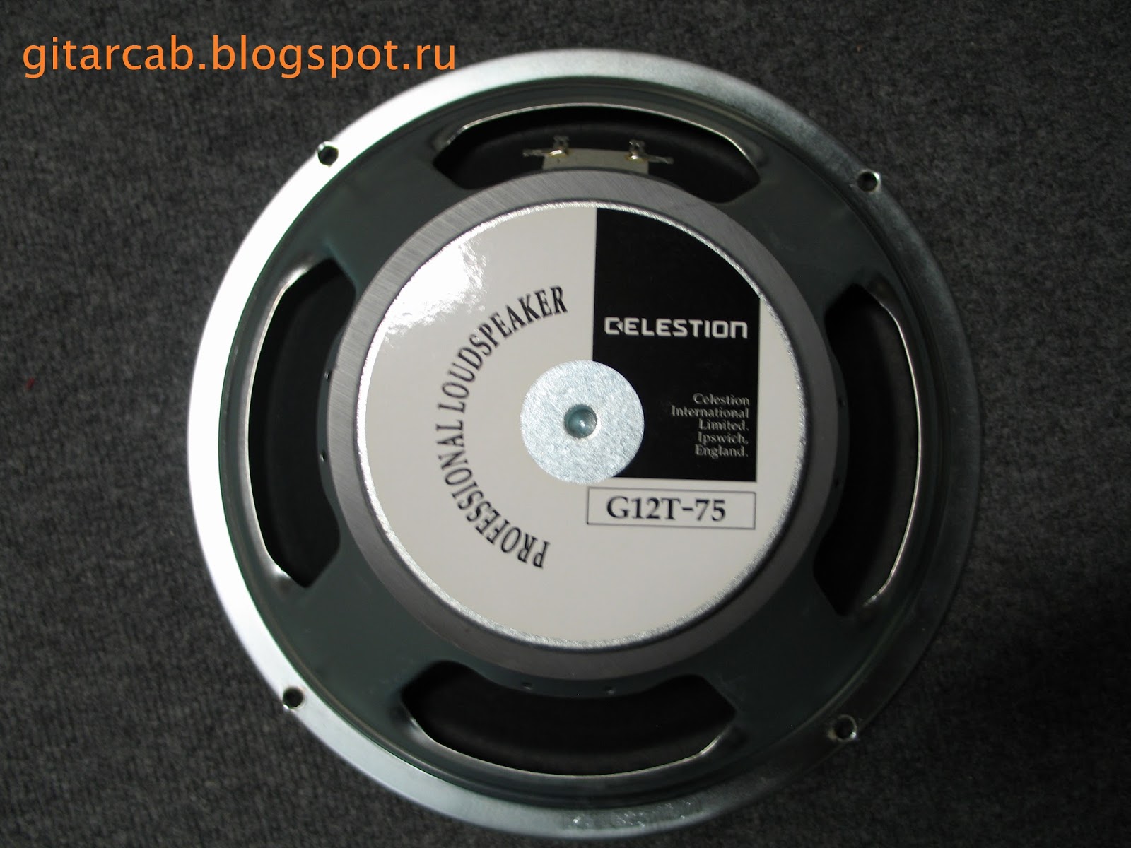 Гитарный кабинет: Разбор гитарного кабинета CARVIN 412V 300 watt