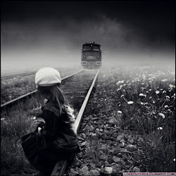 alone sad track cute railway train tanhai tracks woman sitting hai si katon fun favim child grey