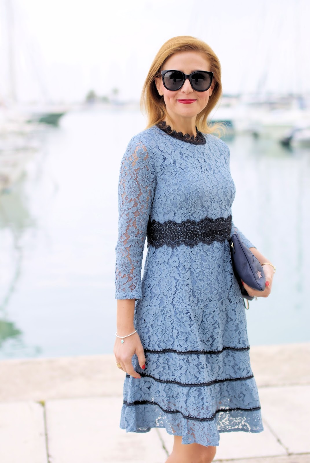 Fall trends: lace is a fashion must have, Metisu lace dress on Fashion and Cookies fashion blog, fashion blogger style