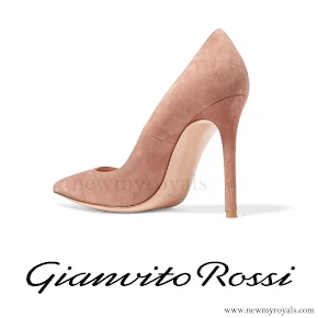 Kate Middleton wore her Gianvito Rossi 'Praline' suede pumps
