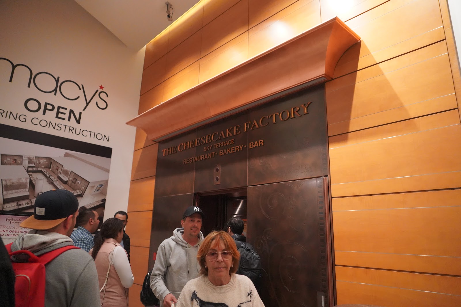 まっくの日記 サンフランシスコ UNION SQUAREのcheesecake factory