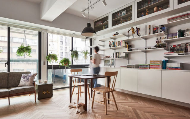 reforma piso pequeño transformado en loft, pared de almacenaje