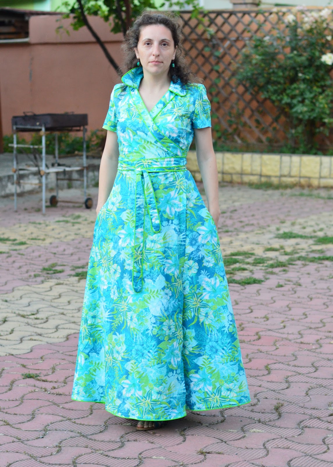I believe I can sew...: My first wrap dress ever - #107 Claire from ...