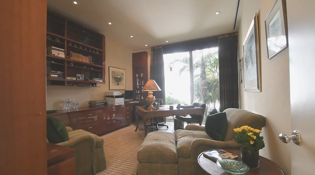 35 Interior Design Photos vs. 936 N Lake Way, Palm Beach, FL Luxury Home Tour